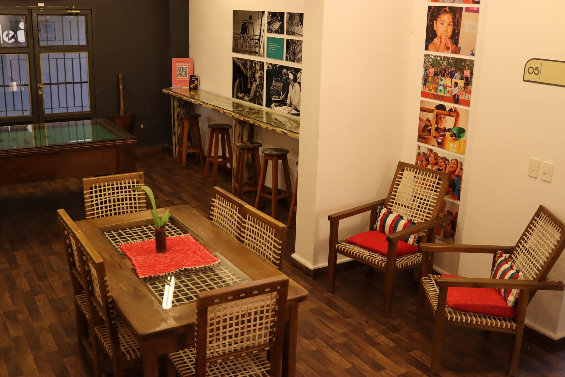 Sala con sillones en la sede de INDEX